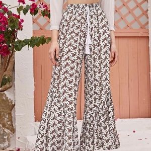NEW Wide flare leg white boho paisley print pants